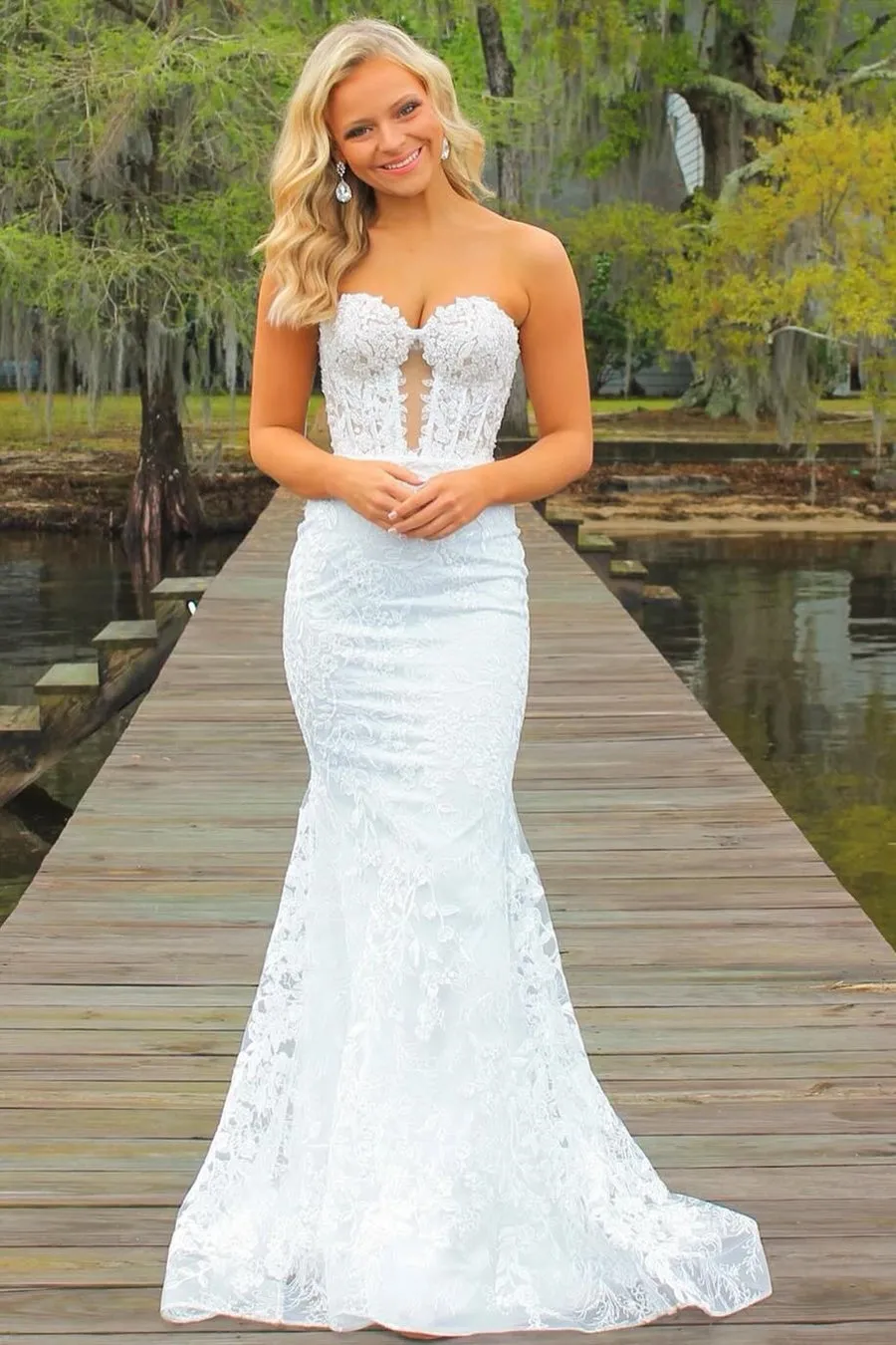 Charming Mermaid Sweetheart Lilace Lace Appliques Prom Dresses with Beading